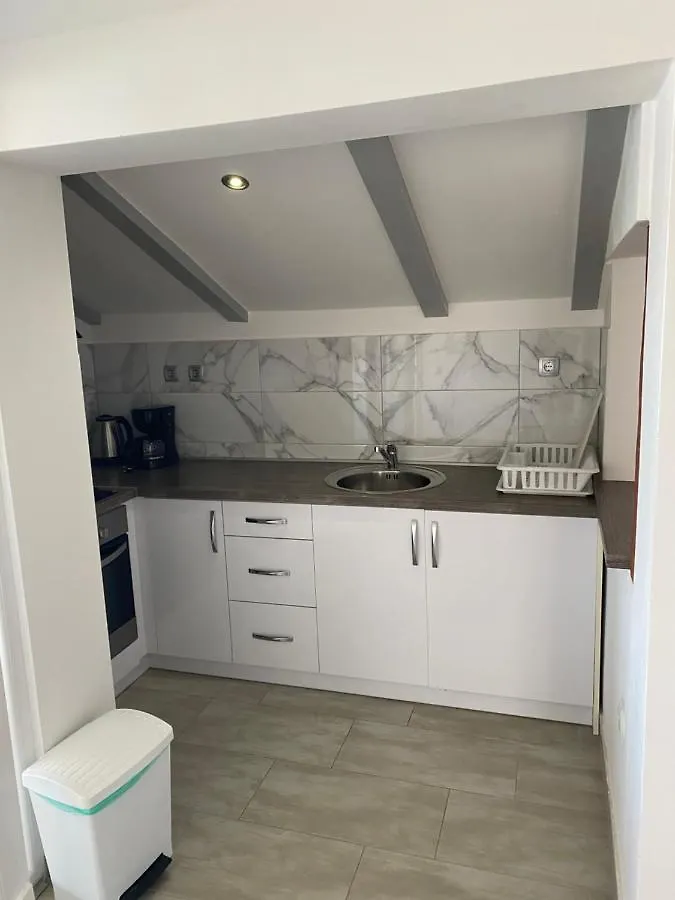 Apartments Nautica 0*, Barbat na Rabu