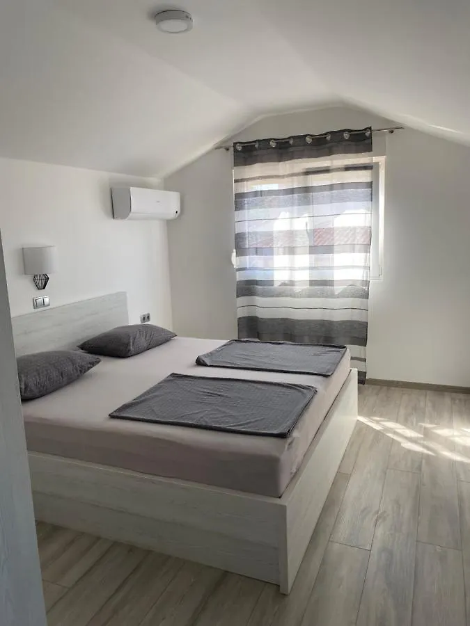 Apartments Nautica 0*, Barbat na Rabu